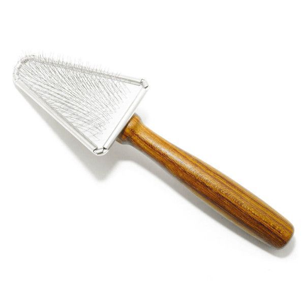 trojuholnikova-kefa-s-drevenou-rukovaetou-13526 trojuholnikova-kefa-s-drevenou-rukovaetou-13526